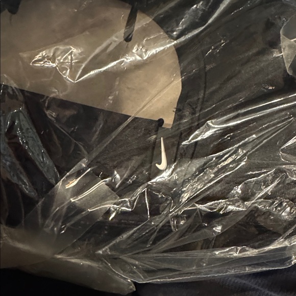 NWT Nike Black Featherlight Hat - Picture 3 of 3